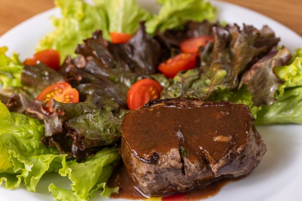 [Alimentação saudável ganha mais espaço nos mercados e delicatessens com proteína em destaque! ]