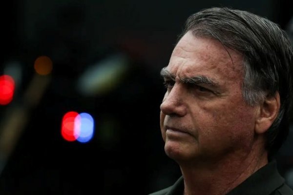 [Bolsonaro pede ao STF para ter consulta odontológica com esposa de Flávio]