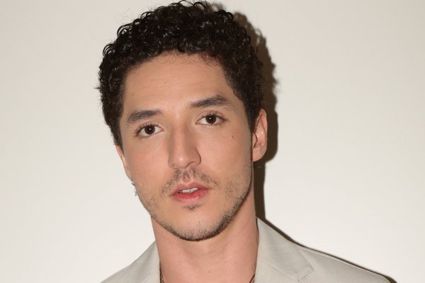 [João Vitor Silva prestigia estreia de “Antártida” no Festival de Cinema de Gramado! ]
