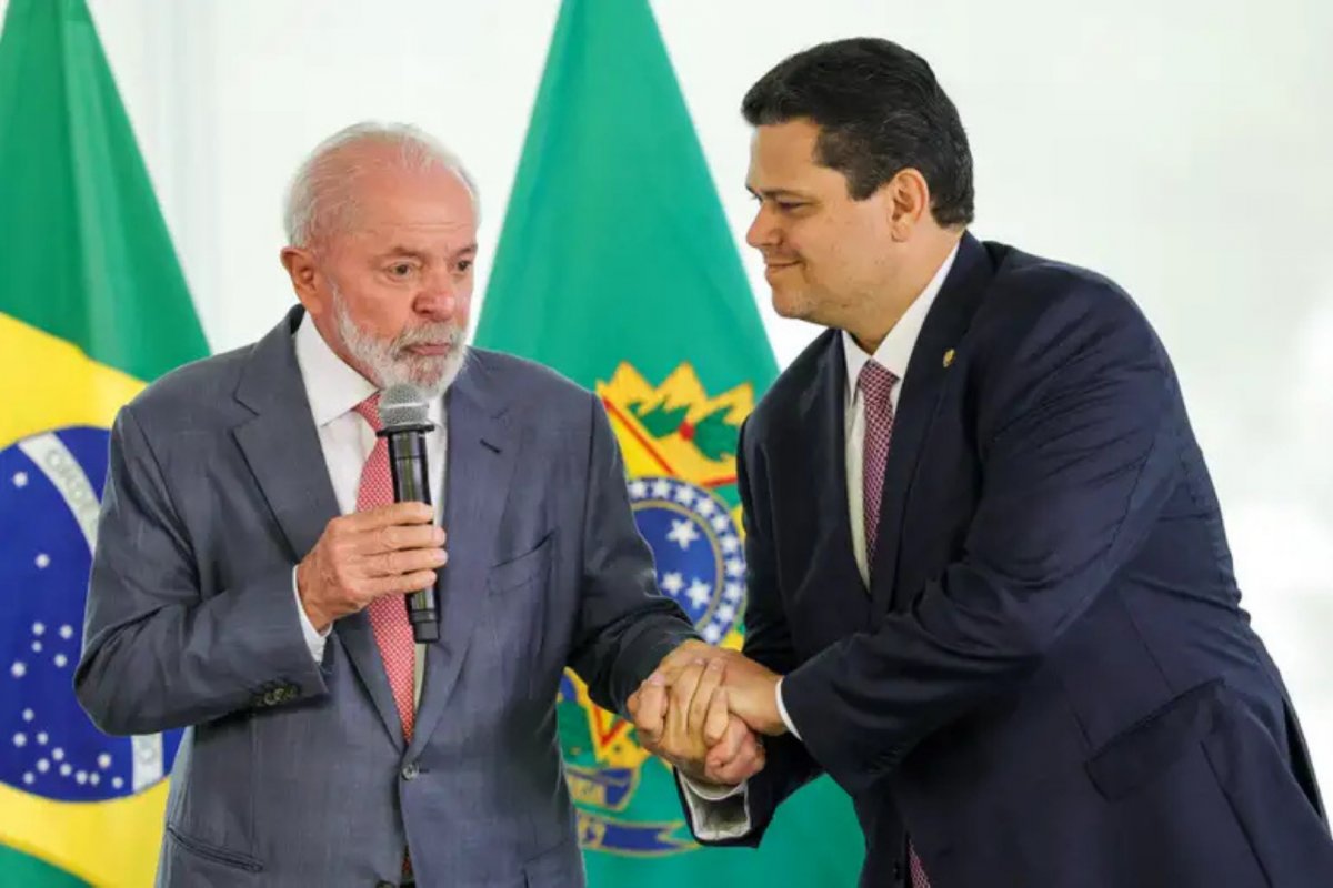 Alcolumbre destrava as PECs do fim da escala 6x1 e da segurança; votação deve ficar para depois das eleições