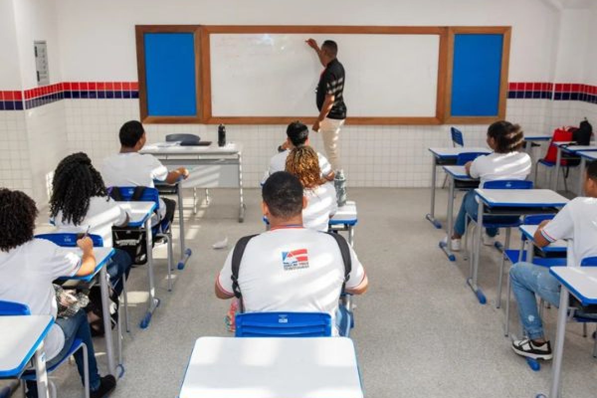 Governo da Bahia convoca 337 profissionais aprovados em concurso da Educação