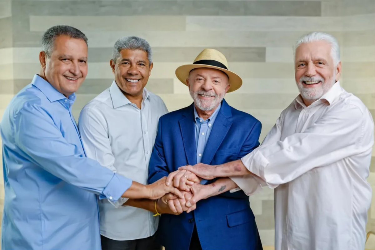 VÍDEO: No primeiro dia de campanha, Lula pede voto para Jerônimo, Rui e Wagner