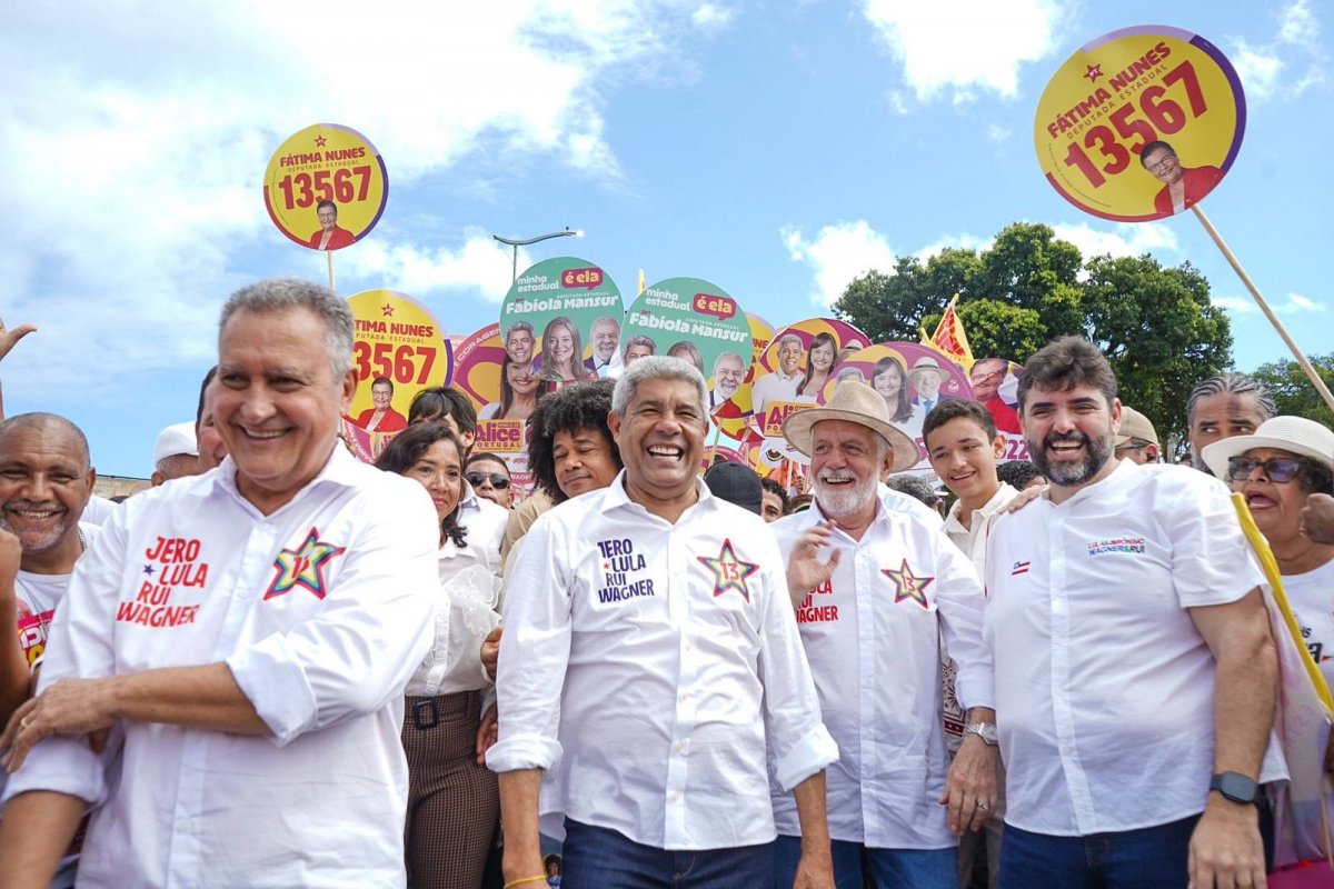 Jerônimo Rodrigues inicia campanha com missa em Salvador e comício em Irecê