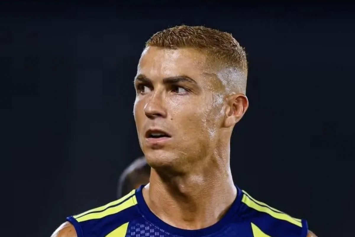 Cristiano Ronaldo anuncia que deve se aposentar dos gramados em 2027
