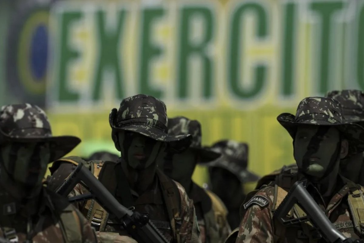 Candidaturas de militares do Exército caem 53% nas Eleições de 2026