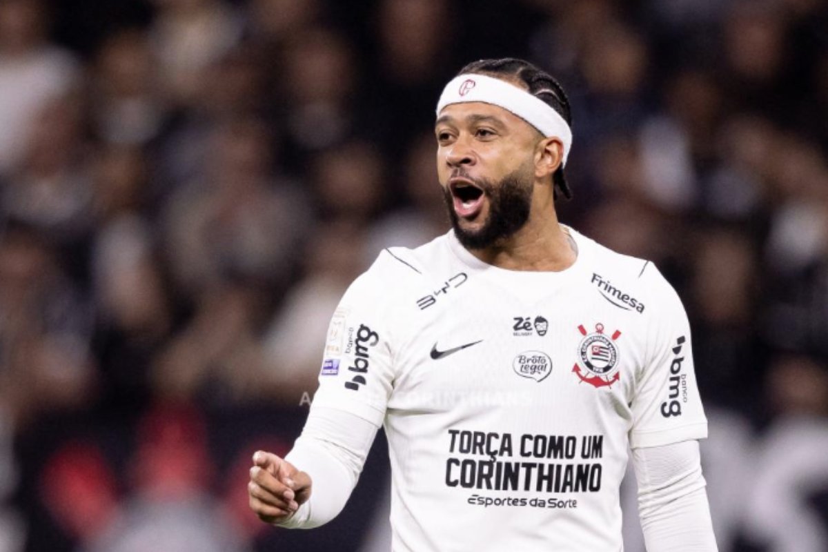 Memphis Depay renova com o Corinthians até 2028 após reviravolta nas negociações