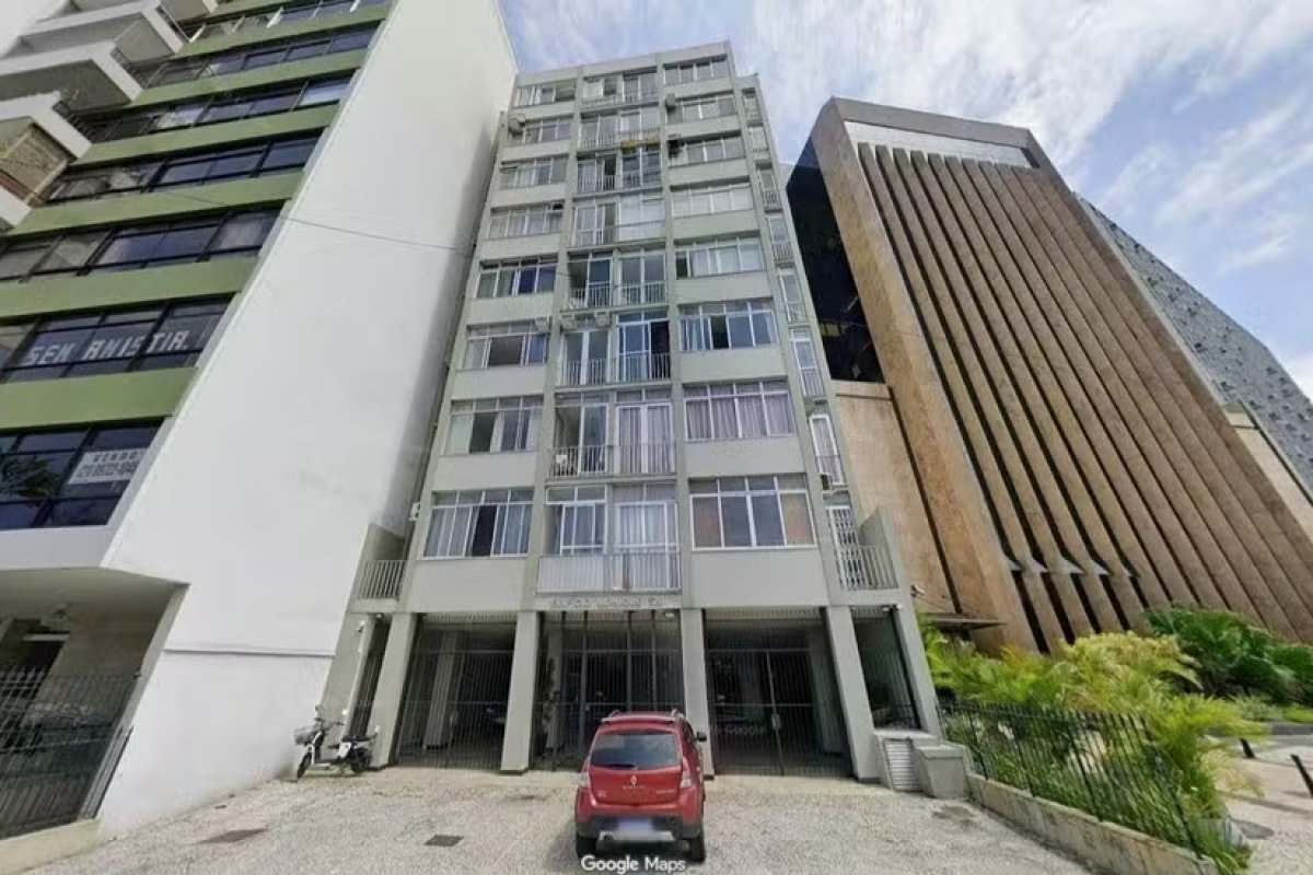 Leilões de imóveis em agosto têm apartamento que foi de Eduardo Bolsonaro e descontos de até 93%