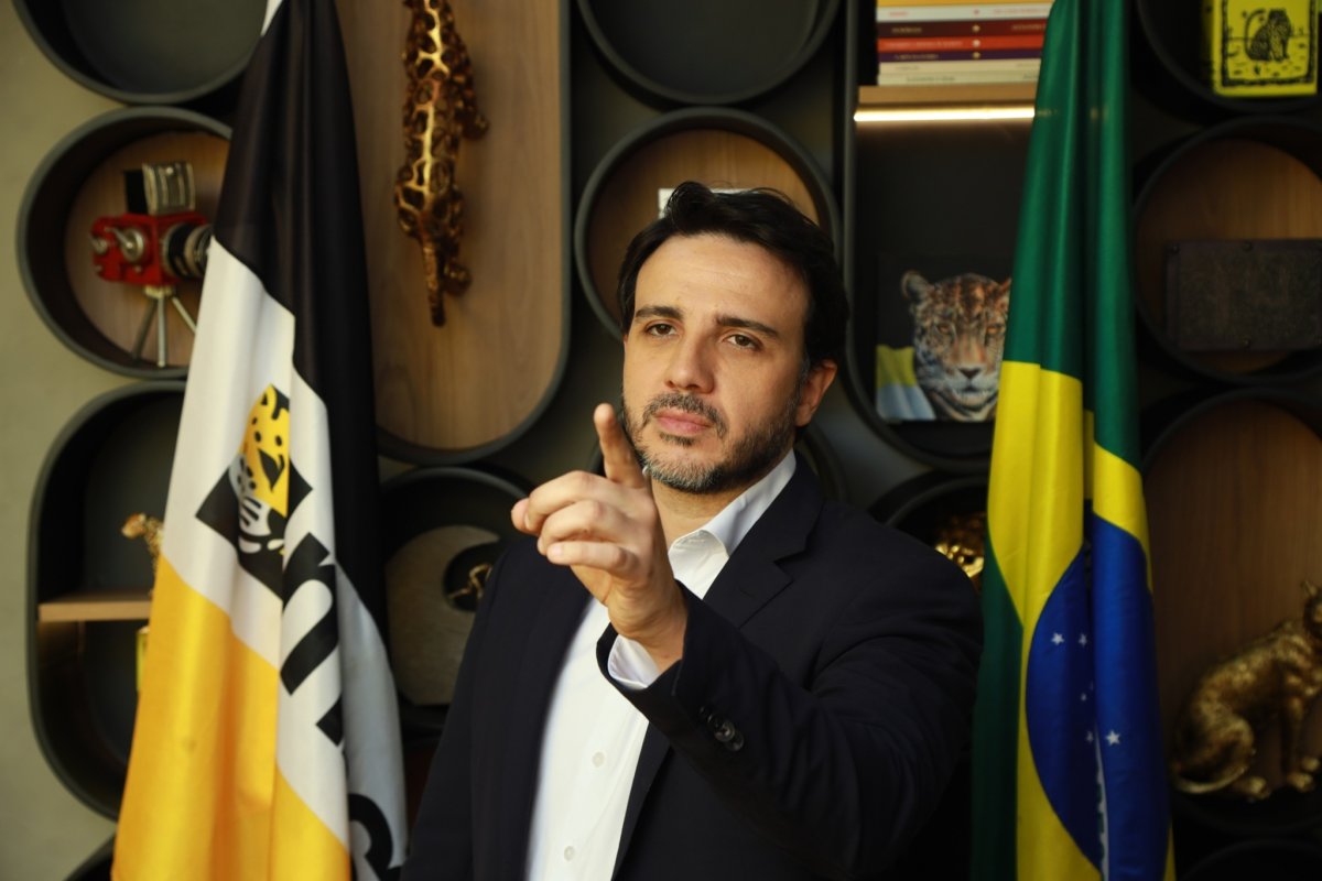 Vídeo: Renan Santos diz que, se eleito, vai 'soterrar' PEC que propõe fim da escala 6x1 