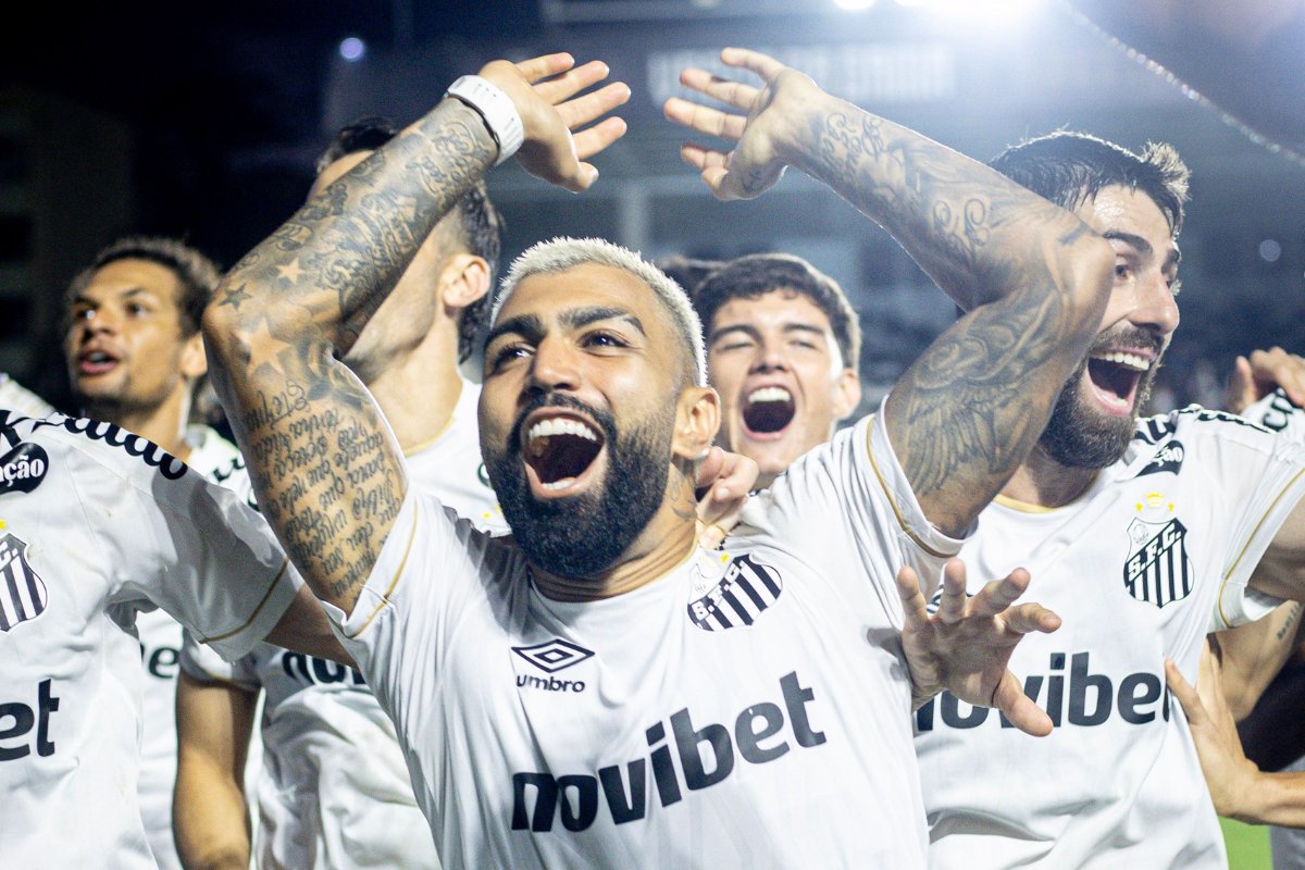 Gabriel Barbosa sobe para a 8ª posição na artilharia histórica do Brasileirão