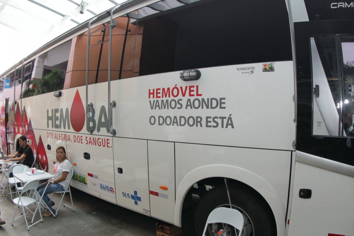 Unidades móveis de coleta de sangue atendem em Salvador e Feira de Santana