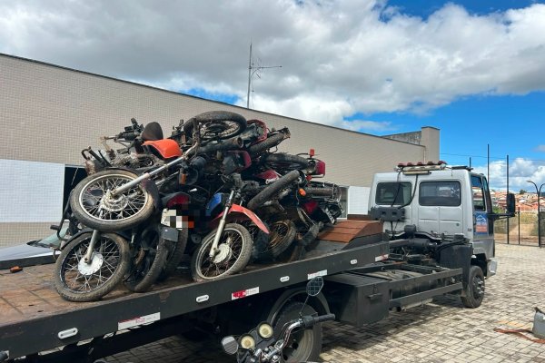 [Polícia Civil realiza operação para reduzir veículos em pátios da corporação no interior da Bahia]
