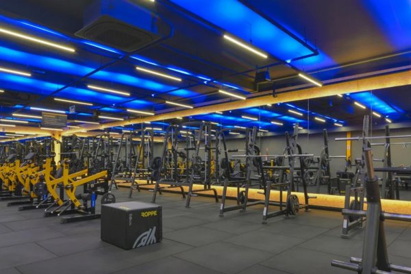 [Homem passa mal em treino e morre dentro de academia na Federação ]