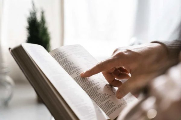 [Mais de 400 candidatos nas eleições de 2026 usam títulos religiosos em nome de urna]
