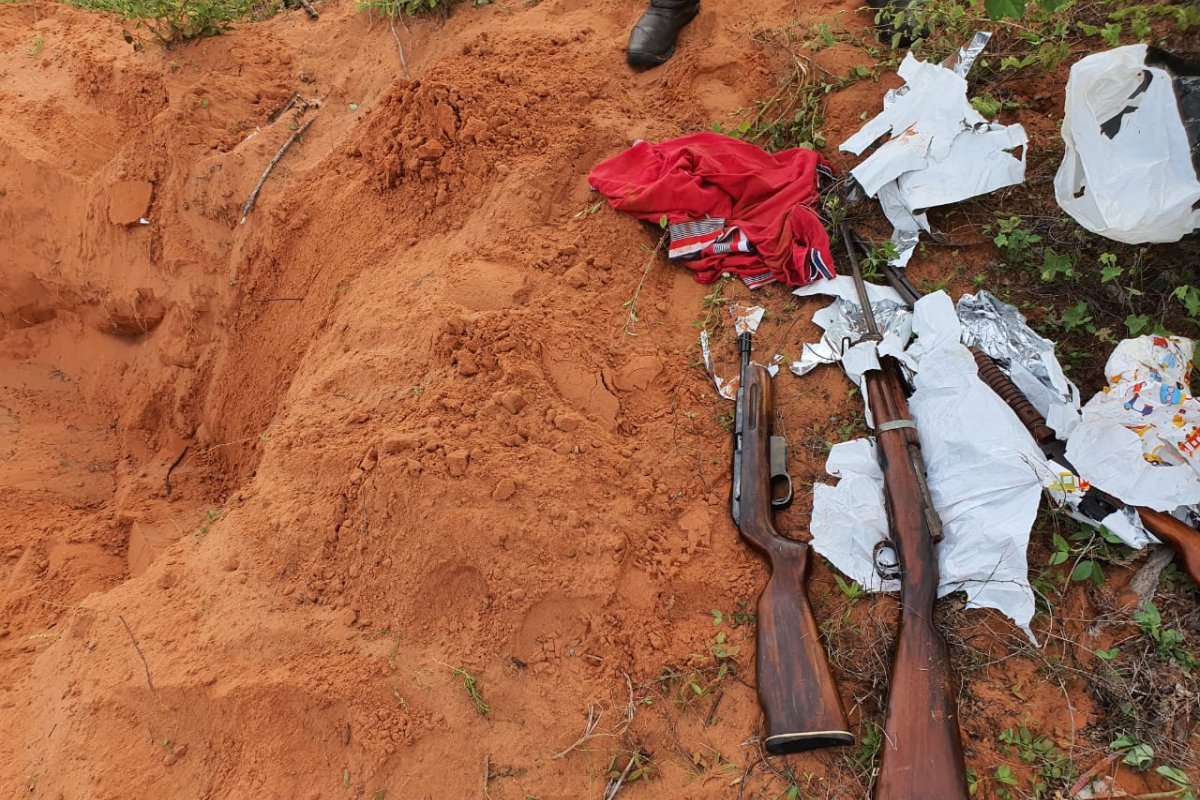 Rifles, fuzil e carabina são encontrados enterrados em Canudos, na Bahia 