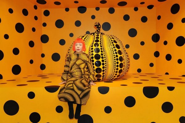 [ Morre Yaoyoi Kusama, artista japonesa rainha das bolinhas, aos 97 anos]