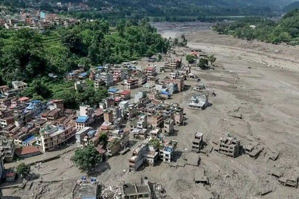 [Nepal vai enterrar centenas de corpos não identificados após enchentes]