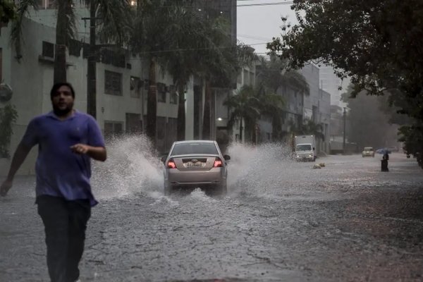 [Defesa Civil emite alerta para chuva, raios, vento forte e granizo na Grande São Paulo neste domingo (30)]