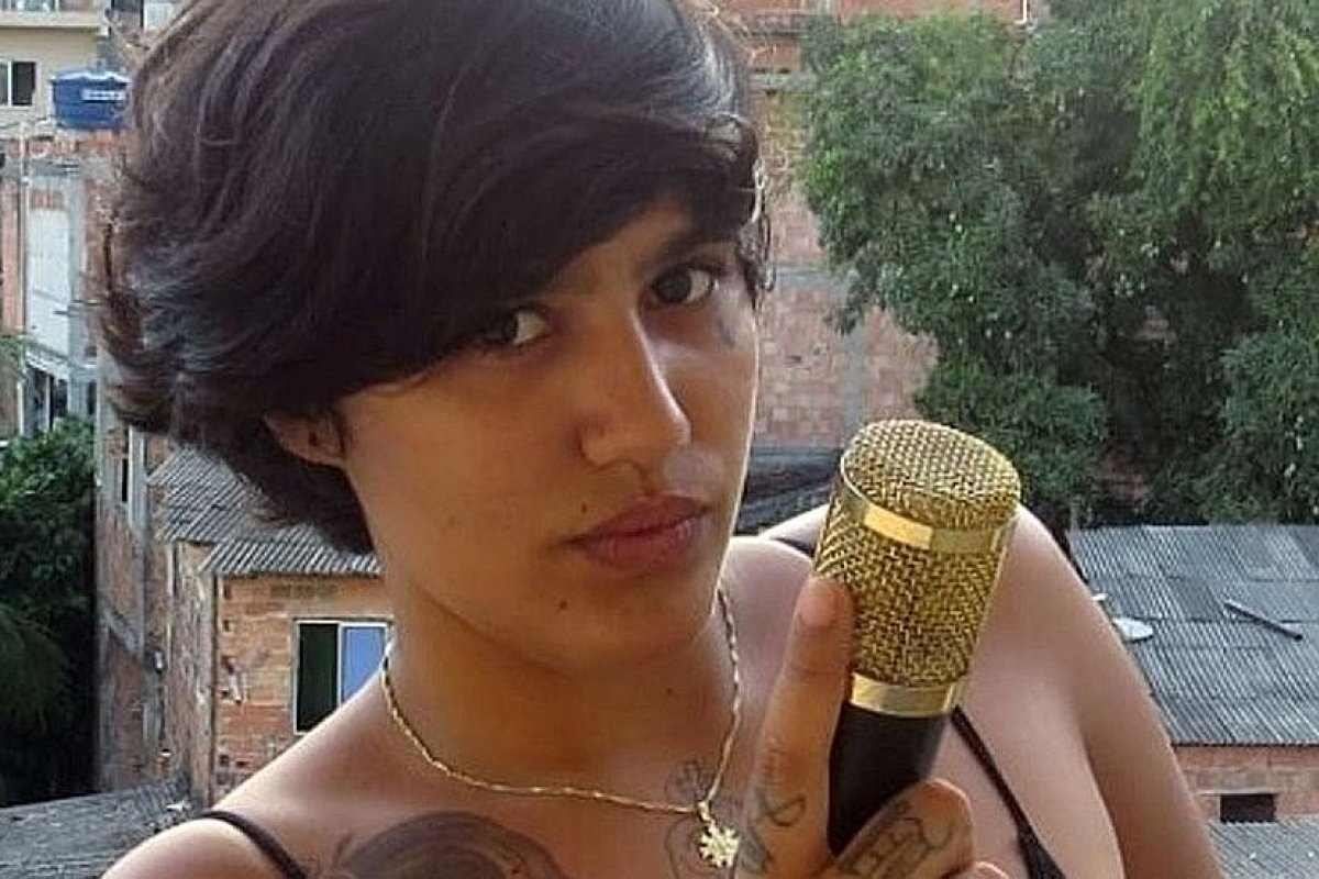 Poetisa morta a facadas na Av. Bonocô respondia em liberdade por tráfico de drogas