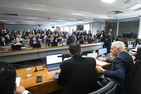 [CCJ do Senado pode votar PEC que dá fim na escala 6x1 nesta quarta-feira (2)]