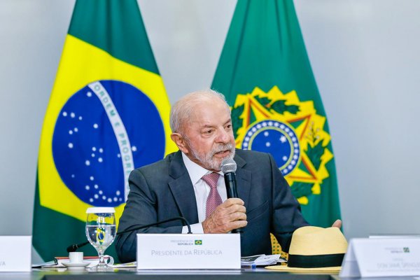 Lula celebra avanço da PEC do fim da escala 6x1: [Lula celebra avanço da PEC do fim da escala 6x1: