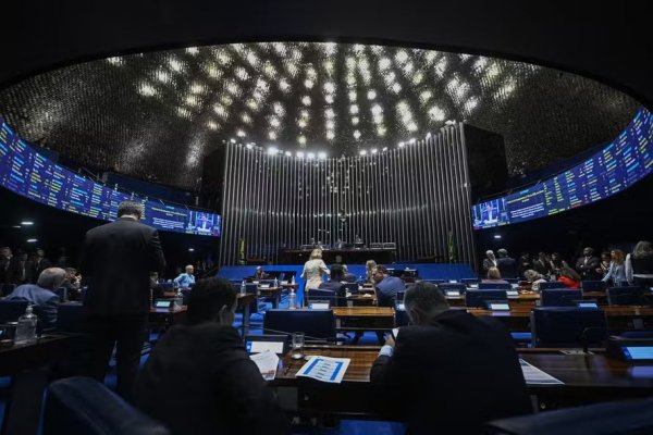 [Senado aprova fim da 'taxa das blusinhas']