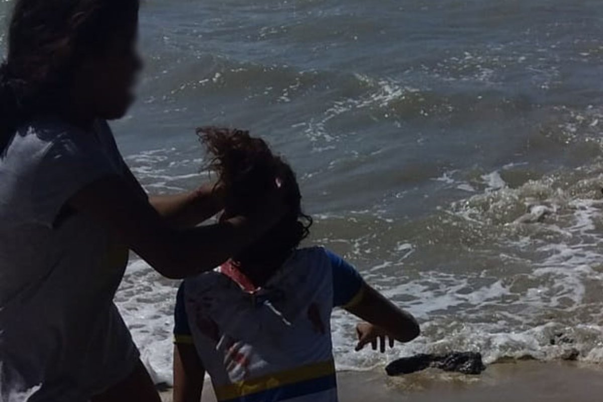 Adolescentes torturam e matam garota de 14 anos