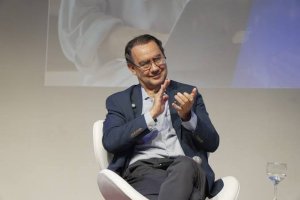 [Augusto Cury esconde empresas nos EUA da Justiça Eleitoral]