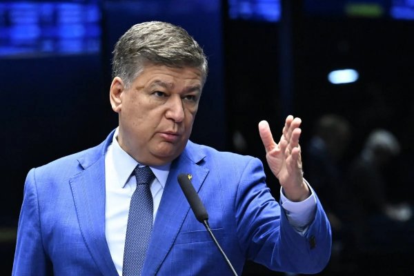 [Senador pede prisão preventiva de Andrei Rodrigues após afastamento da PF]