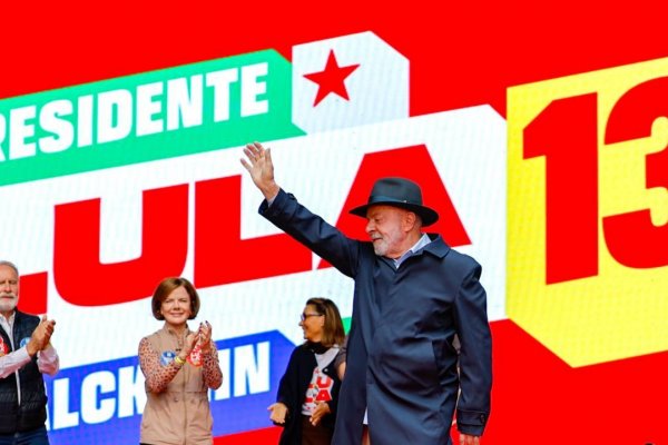 [Lula vincula banqueiro do Caso Master a Bolsonaro durante comício]
