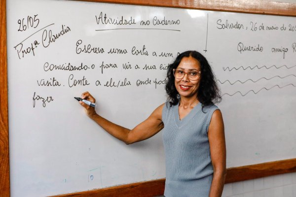 [Aprovados em processo seletivo para nutricionistas, técnicos de nível superior e mediadores são convocados pela SEC]