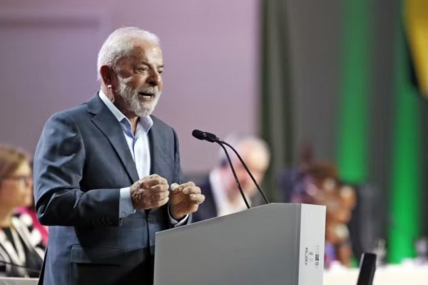 [Lula ignora julgamento sobre Moraes no STF em cerimônia no Planalto]