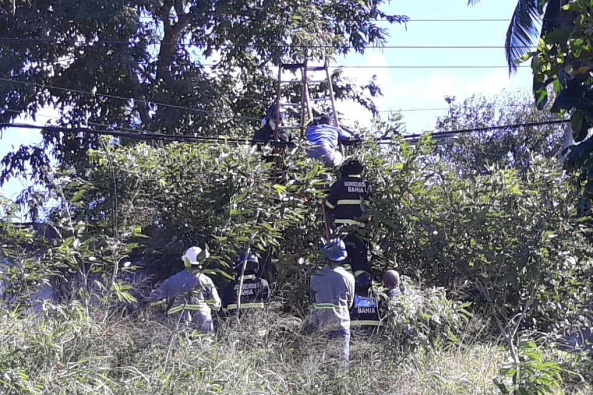 Homem morre eletrocutado em Candeias