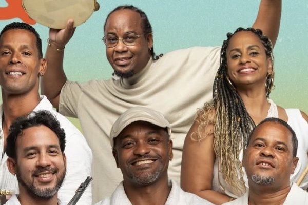 [Grupo Botequim comanda caruru com roda de samba no Rio Vermelho!]