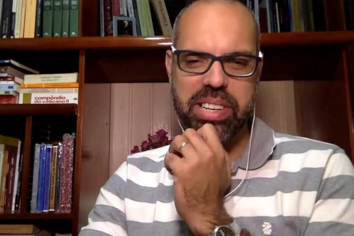 Jornalista do Terça Livre é apontado de ser financiado por Fundação ligada ao PSL