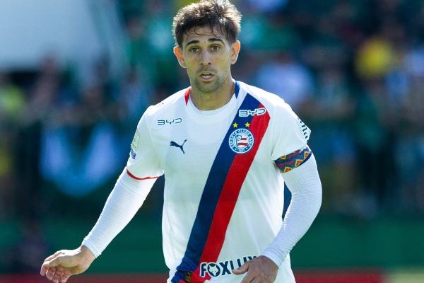[Clubes aprovam proposta da CBF para diminuição de jogadores estrangeiros em 2027; Bahia vota contra ]