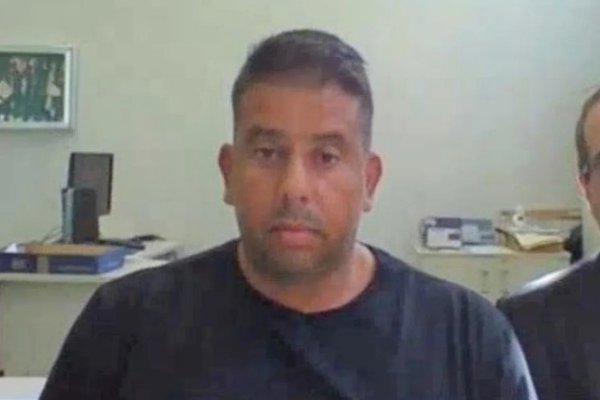 [Assessora de Flávio negociou emenda com ex-PM condenado por envolvimento em morte de Marielle ]