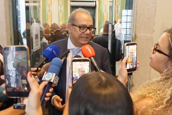 [Kiss & Fly: Carlos Muniz evita cravar votação antes das eleições e decisão fica para líderes ]