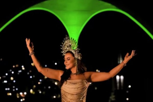 [Paolla Oliveira é anunciada como a nova rainha de bateria da Imperatriz Leopoldinense]
