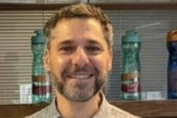 [Em novo livro, David Saad busca responder como uma abordagem sistêmica e novos paradigmas para o investimento social privado podem melhorar indicadores educacionais no país! ]