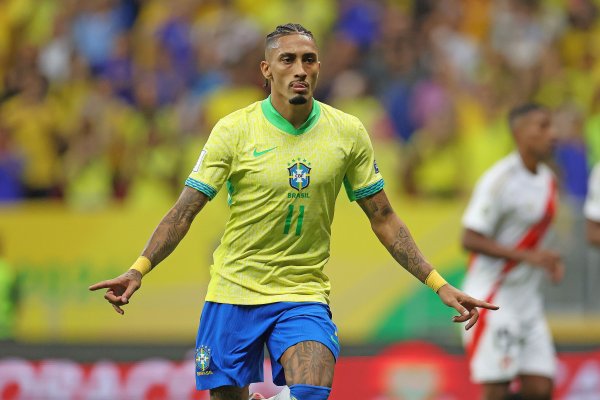 [Ancelotti testa Raphinha como 'falso 9' e faz mudanças em treino da seleção]
