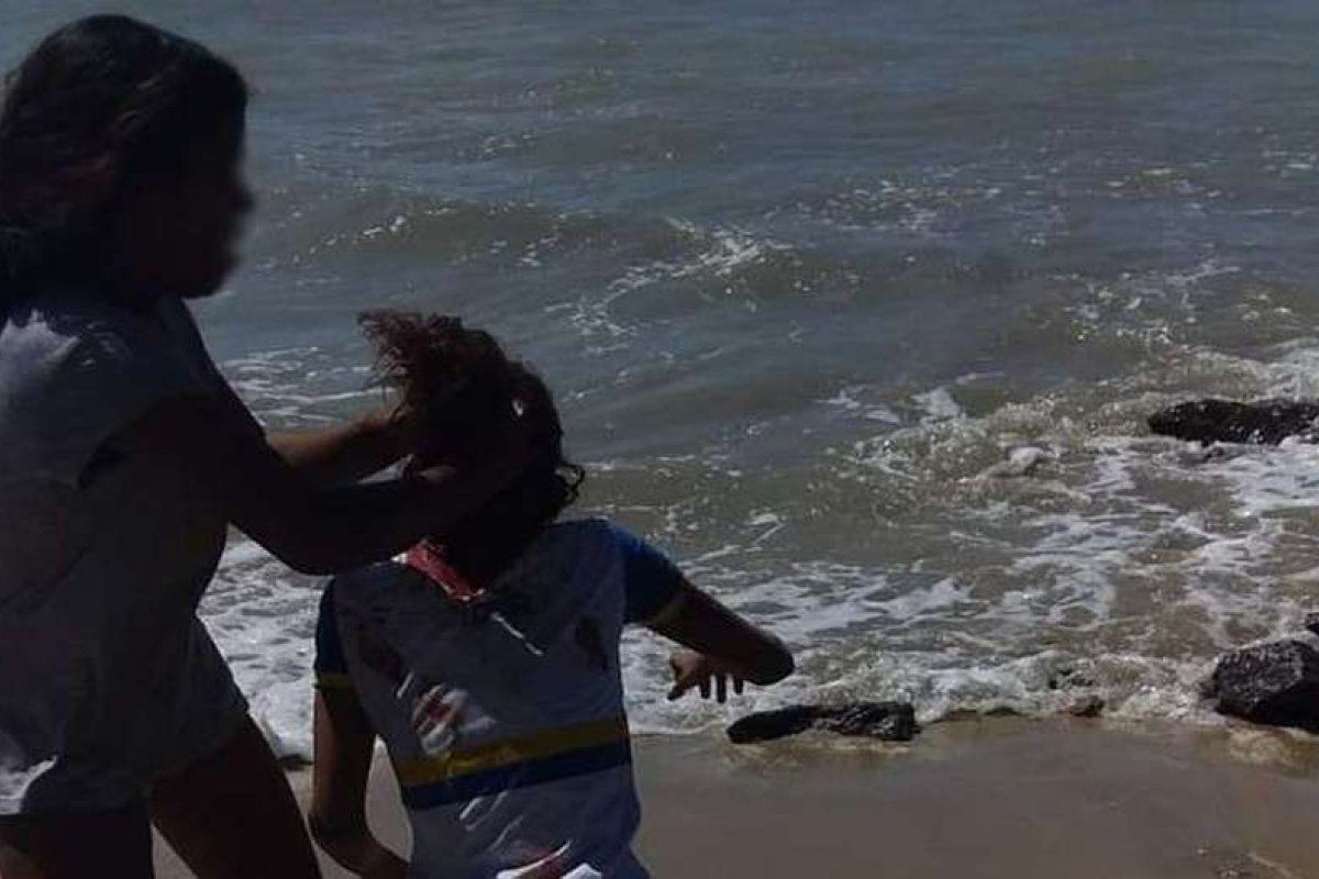 Jovem de 14 anos é torturada e morta por ex-namorada de 15 anos; vídeo do crime foi divulgado nas redes sociais