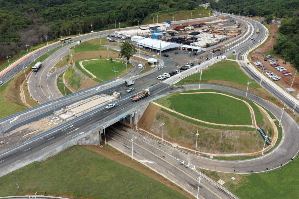 [Trânsito na Estrada do Derba sofre alteração devido a obras do VLT; veja como fica]
