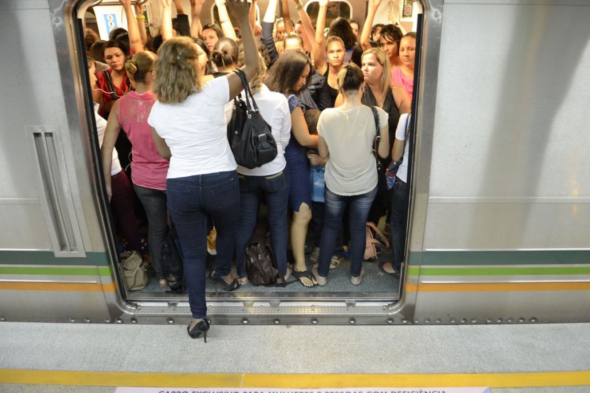 74% dos brasileiros têm medo de ser infectado pelo coronavírus, diz Datafolha