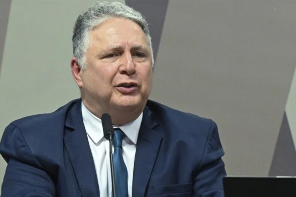 [Ministro do TSE determina que votos em Garotinho sejam considerados nulos]