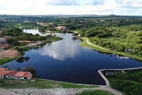 [Homem é preso após discussão com mesárias por fila prioritária na Bahia]