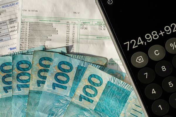 [Estabilizar dívida pública requer ajuste de ao menos R$ 250 bi, dizem economistas]