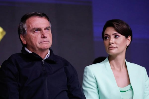 [Michelle dá detalhes de como Bolsonaro reagiu ao resultado das eleições ]