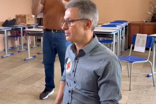 [Zema declara apoio a Flávio Bolsonaro no 2º turno]