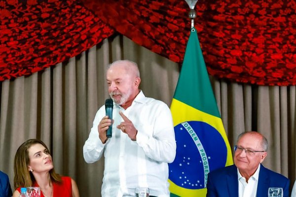 [Vídeo: Lula afirma que 'agora sim' é importante comparecer nos debates na TV]