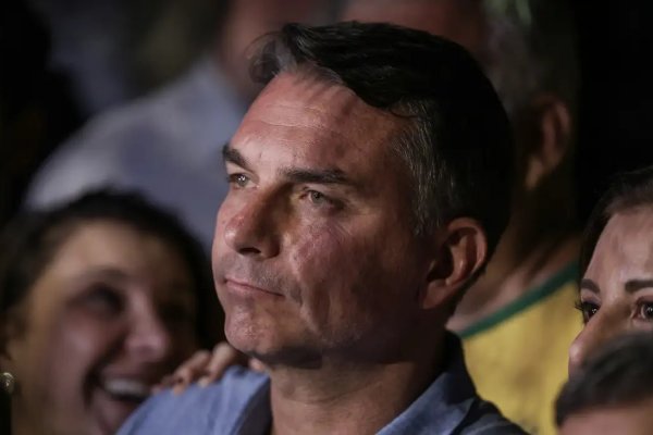 [Flávio diz que fala sobre mudar a Constituição se referia à reforma do STF e fim da reeleição]